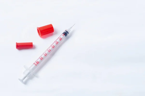 Frasco Para Injetáveis Seringa Vacina Isolados Sobre Fundo Branco — Fotografia de Stock