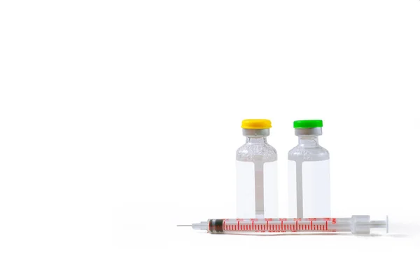 Flaconcino Vaccino Siringa Isolati Fondo Bianco — Foto Stock