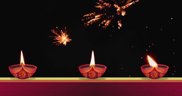 印度印度教节日庆祝活动期间 油灯在墙上燃着 烟花在黑色背景下爆裂 — 图库视频影像