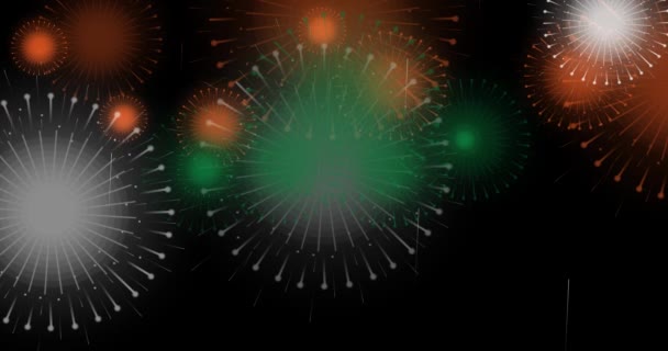 黒い背景にインドの国旗の色で美しい花火 モーション アニメーション — ストック動画
