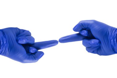 Beyaz arka planda orta parmağı olan iki mavi eldivenli el birbirini işaret ediyor. Boşluğu kopyala