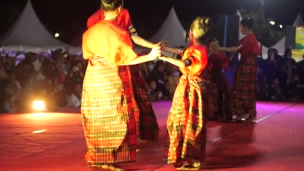 Tarakan Indonésia 10252022 Gandrang Bulo Art Performance Children Iraw Tengkayu — Vídeo de Stock