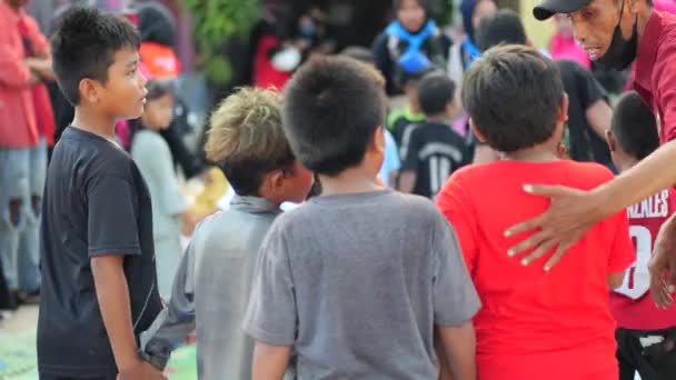 Endonezyalı Çocuklar Temmuz 2023 Endonezya Nın Tarakan Kentinde Birlikte Oynuyorlar — Stok video
