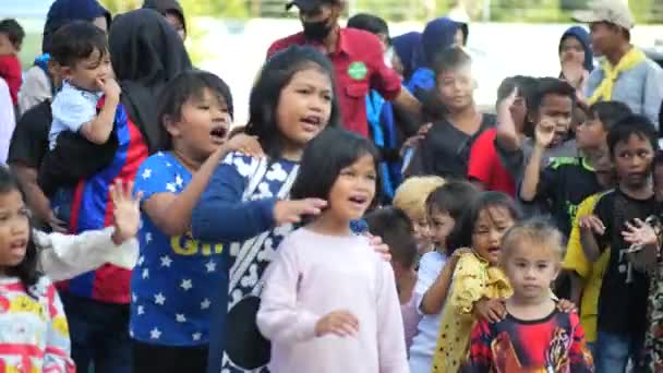 Endonezyalı Çocuklar Temmuz 2023 Endonezya Nın Tarakan Kentinde Birlikte Oynuyorlar — Stok video
