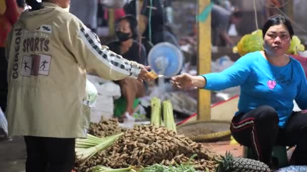 Tarakan Indonesia 08232023 Actividades Transacción Entre Vendedor Comprador Mercado Tradicional — Vídeo de stock