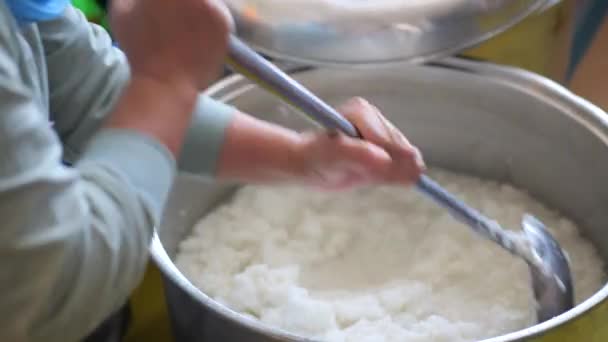 Mulher Tribo Tidung Preparando Mingau Cereal Asyura Tarakan Indonésia Fazendo — Vídeo de Stock