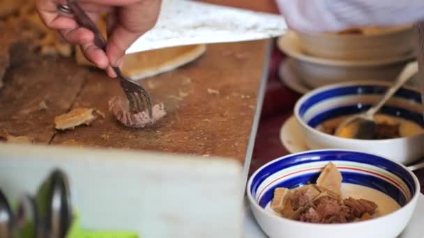 Vendedor Preparando Coto Makassar Sopa Carne Traditonal Coto Makassar Comida — Vídeo de Stock