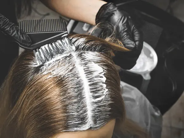 Close Colorist Dyes Hair Woman Brush Foil Beauty Salon — Stock Photo, Image