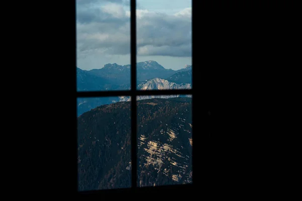 Pohled Okna Úžasnou Krajinu Během Slunečného Dne Výhled Krajiny Domu — Stock fotografie