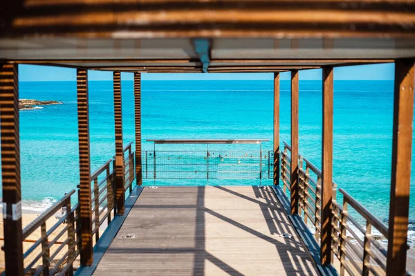 Close Modern Wooden Pier Fascinating View Turquoise Calm Sea Ayia — ストック写真