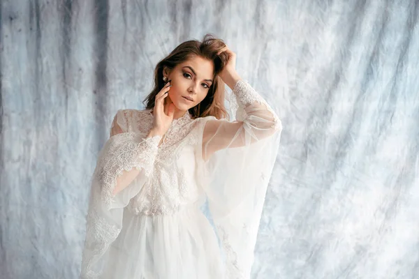 Young Beautiful Bride Posing Wedding Dress Gorgeous Face Professional Photo — Fotografia de Stock