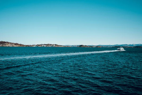 Όμορφο Τοπίο Της Κρύας Βόρειας Θάλασσας Και Του Νησιού Μικρά — Φωτογραφία Αρχείου
