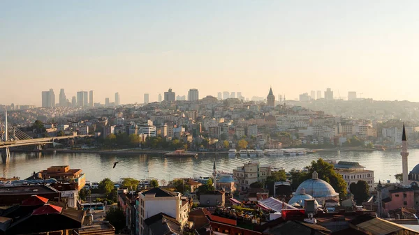 Вид Сверху Утренний Стамбул Босфорским Мостом Через Голубое Небо Традиционное — стоковое фото