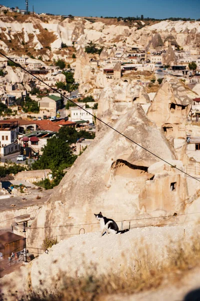 Ancient Houses Caves Living Surrounded Rocky Mountains Cappadocia Region Turkish — Stock Photo, Image