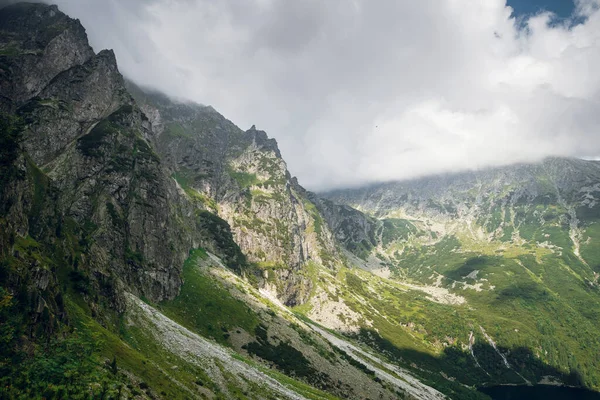 Belle Vue Sur Les Montagnes Rocheuses Dans Les Nuages Près — Photo
