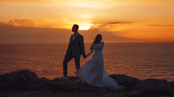 Portrait Beautiful Bride Groom Sunset Cyprus Young Couple Background Sea — Stock Photo, Image