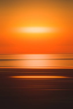 Fransa 'nın Bretagne' ında gün batımı ve aydınlık