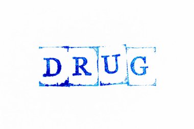 Beyaz kağıt üzerinde mavi renkli mürekkep damgası.