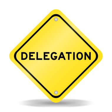 Beyaz arkaplanda sözcük heyeti ile sarı renk taşıma işareti