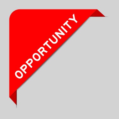 Gri arkaplanda kelime fırsatı olan köşe etiketinin kırmızı rengi