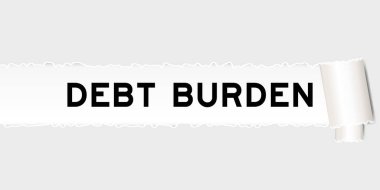 Yırtılmış gri kağıt arkaplanı yırtılmış borç yükü altında