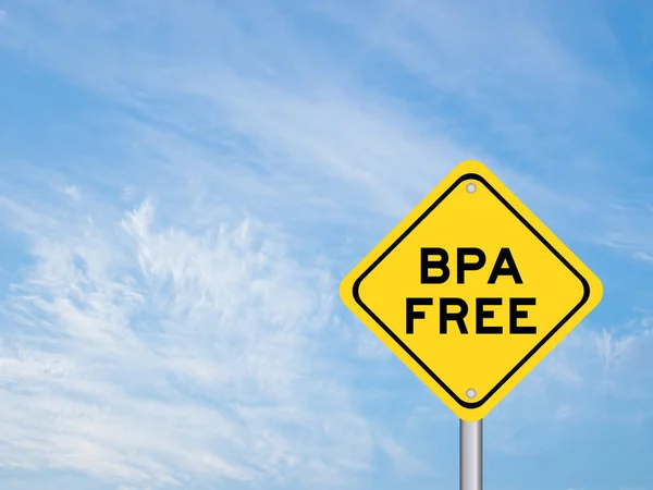 黄色交通標識付き単語Bpa Bisphenol フリー上の青い空の背景 — ストック写真