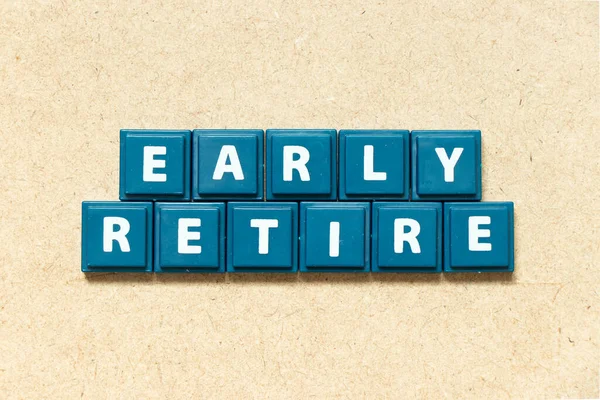 Tegel Alfabet Brief Woord Vervroegd Pensioen Hout Achtergrond — Stockfoto