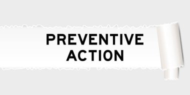 Yırtık parça altında kelime önleyici eylem içeren yırtık gri kağıt arkaplan