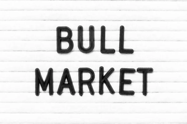 Zwarte Kleur Brief Woord Stier Markt Wit Vilt Bord Achtergrond — Stockfoto