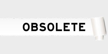 Parçalanmış parçanın altında sözcüğü geçersiz kılan yırtılmış gri kağıt arkaplanı