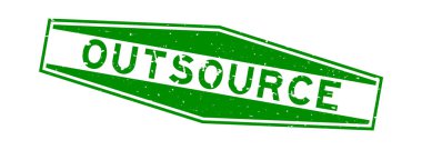 Grunge yeşil dış kaynak kelime altıgen lastik mühür beyaz arka planda