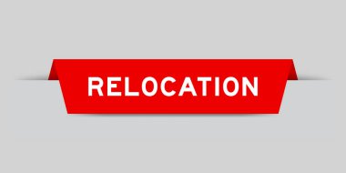 Gri arkaplanda kelime yer değiştirme ile kırmızı renk eklendi