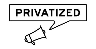 Beyaz arkaplanda özelleştirilmiş sözcük olarak konuşma baloncuğu pankartına sahip megafon simgesi