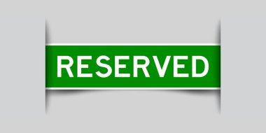 Gri arkaplana eklenmiş sözcüğe ayrılmış yeşil renk kare etiketi