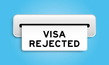 Sözcük vizeli beyaz kupon pankartı mavi arka plandaki makineden reddedildi