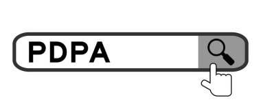 Kelime PDPA (kişisel veri koruma eyleminin kısaltması) ile beyaz arkaplan üzerindeki büyüteç simgesini devret