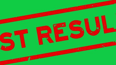 Grunge kırmızı test sonuçları kelime kare kauçuk mühür yeşil arka planda yakınlaştırma