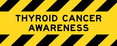 Sarı ve siyah çizgili etiket pankartı ile tiroid kanseri farkındalığı