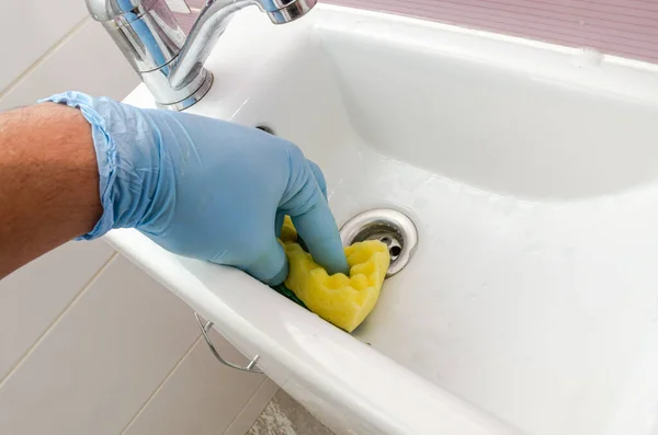 Lavabo Domestico Rubinetto Dell Acqua Con Detergente — Foto Stock