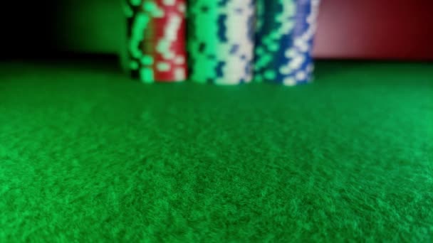 Pokermarker Vid Pokerbordet — Stockvideo