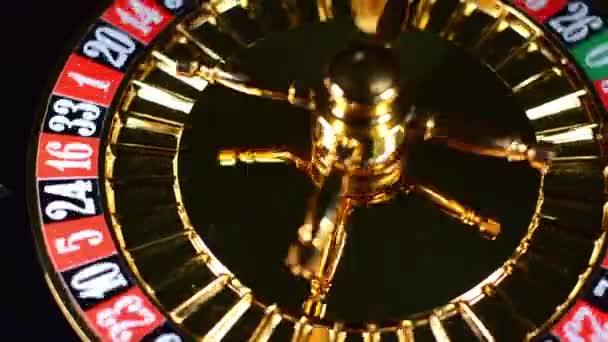 Roulettehjulet Kasinot Snurrar Röda Vinster — Stockvideo