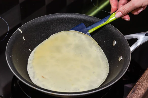 Cook Frying Pancakes Frying Pan — Stock Photo, Image