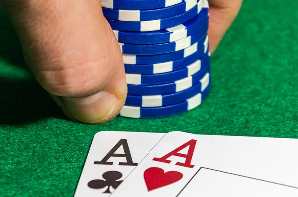 Jetons Cartes Poker Avec Deux Table Poker — Photo