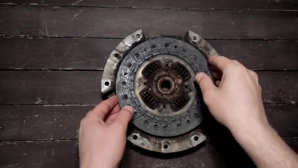 Auto Mechanic Disassembles Repairs Car Clutch Disc — Stock Video