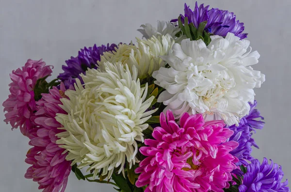 Sokszínű Csokor Gyönyörű Virágokkal — Stock Fotó