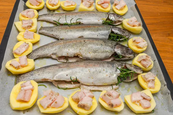 Fresh Trout Fish Potatoes Baking Sheet Oven — Stock Photo, Image