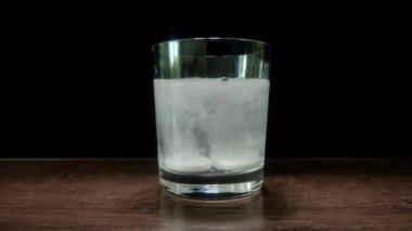 Çözülebilir coşkulu haplar suda çözünür.