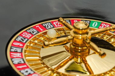 Kumarhane ruleti ve yedi numara kazandı. Büyük kumar, kazanma, ikramiye ve kumar bağımlılığı kavramı