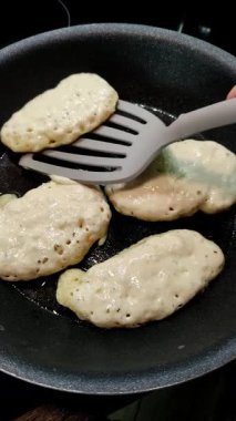 Krep bir tavada kızarmış