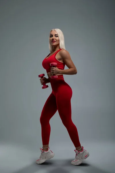 Beautiful Tanned Blonde Fitness Model Posing Red Leggings Top Dumbbells — Stock Photo, Image